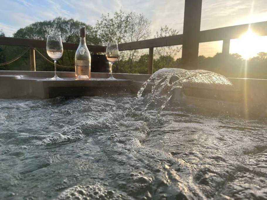 Luxury Accommodation In County Antrim With Riverside Hot Tub Kells Zewnętrze zdjęcie